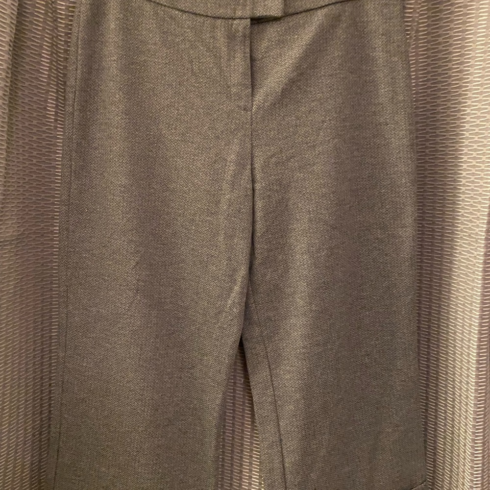 New York & Company Stretch Grey Gauchos Medium